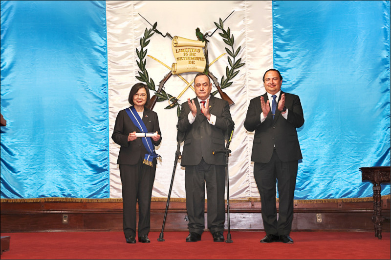 蔡抵瓜地馬拉 瓜國總統︰台灣是主權獨立國家