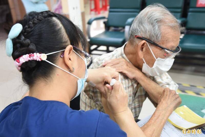 美疾管局監測 老人接種BNT中風機率增