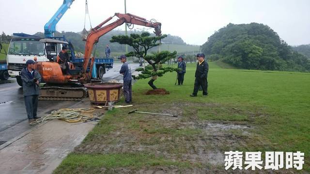 溫家寶立碑連夜搬走 僅當1天「台灣英雄」 