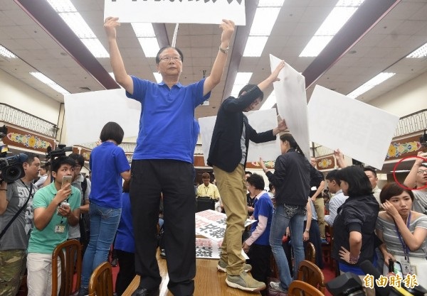 「拔蔡」司令部轉移到中南海去了