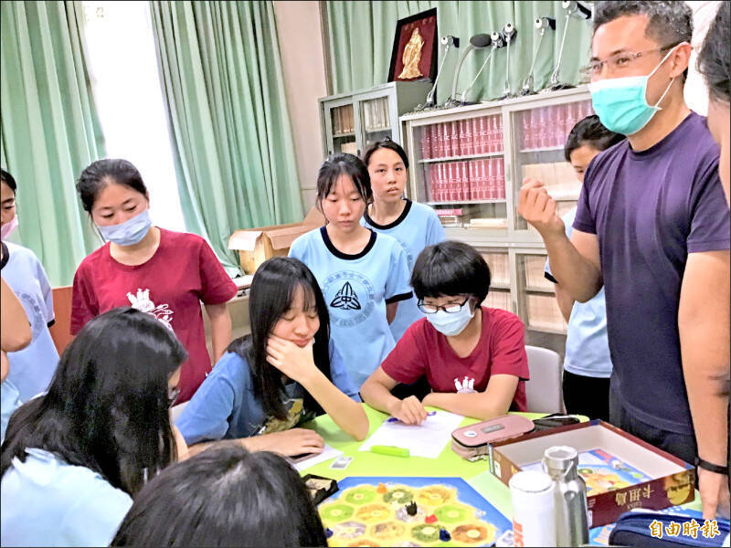 從診間看台灣國民教育與政治
